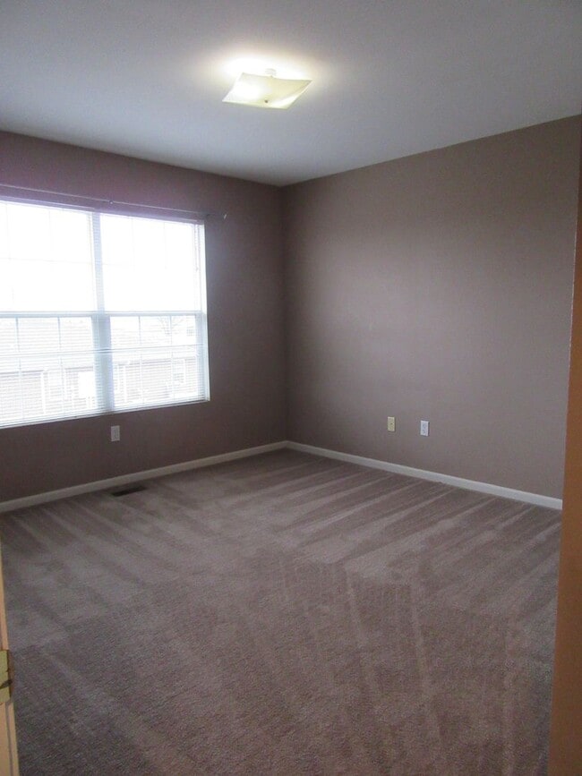 Building Photo - Available July 1st