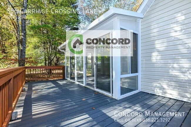 Building Photo - 806 Carriage Crossing Ln