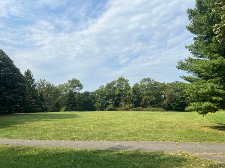 Nearby park - 5 Whitechurch Ct