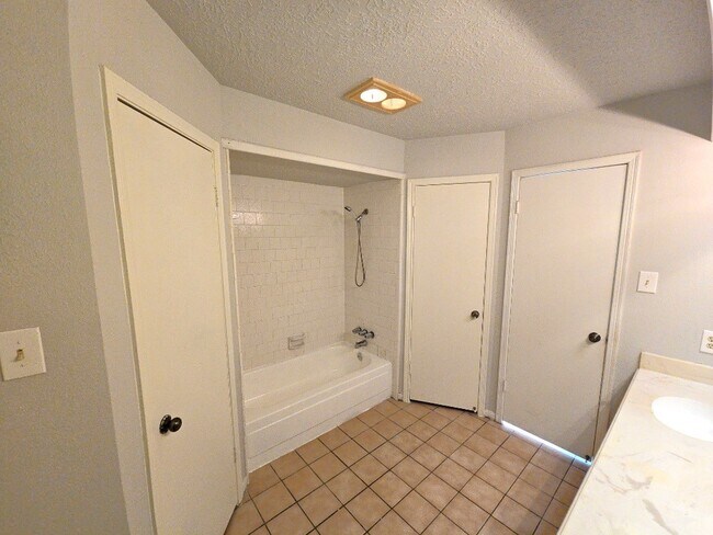 Building Photo - 1705 Bodart Ct