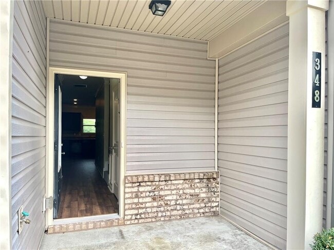Building Photo - 348 Turtle Creek Dr