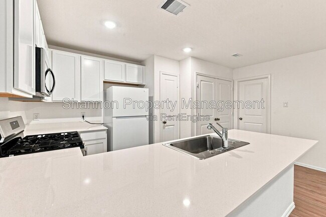 Building Photo - 7227 Gorrion Dr