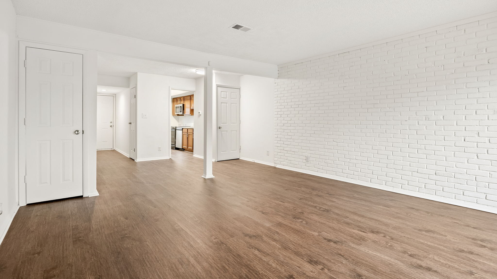 Building Photo - 7488 Country Brook Dr