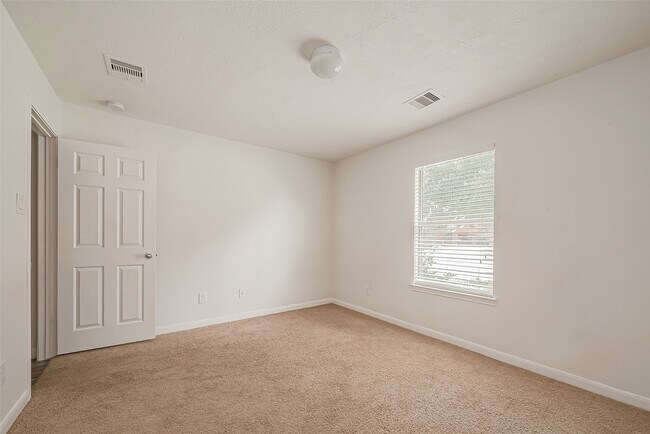 Building Photo - 29511 Legends Branch Ln
