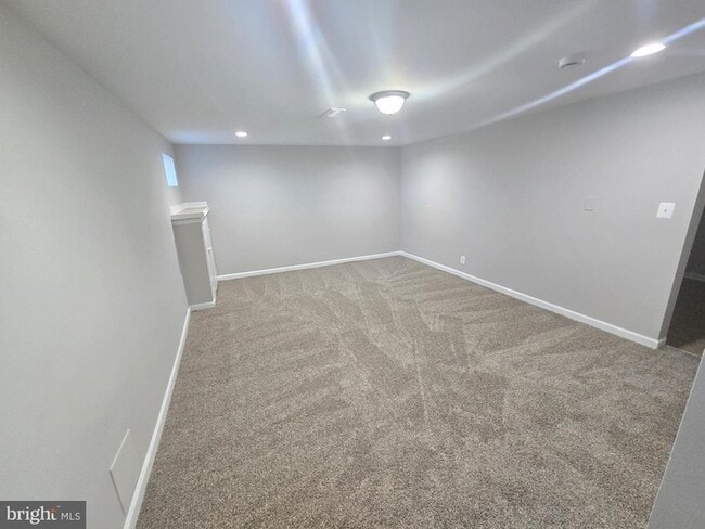 Building Photo - 3 Bedroom 2 Bathroom Townhome