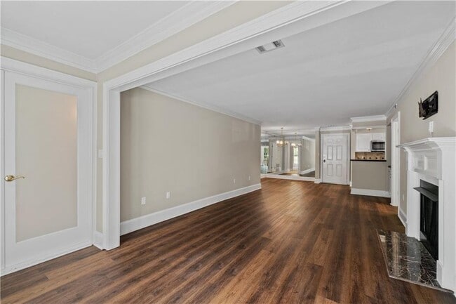 Building Photo - 1120 Highland Bluff Dr S E