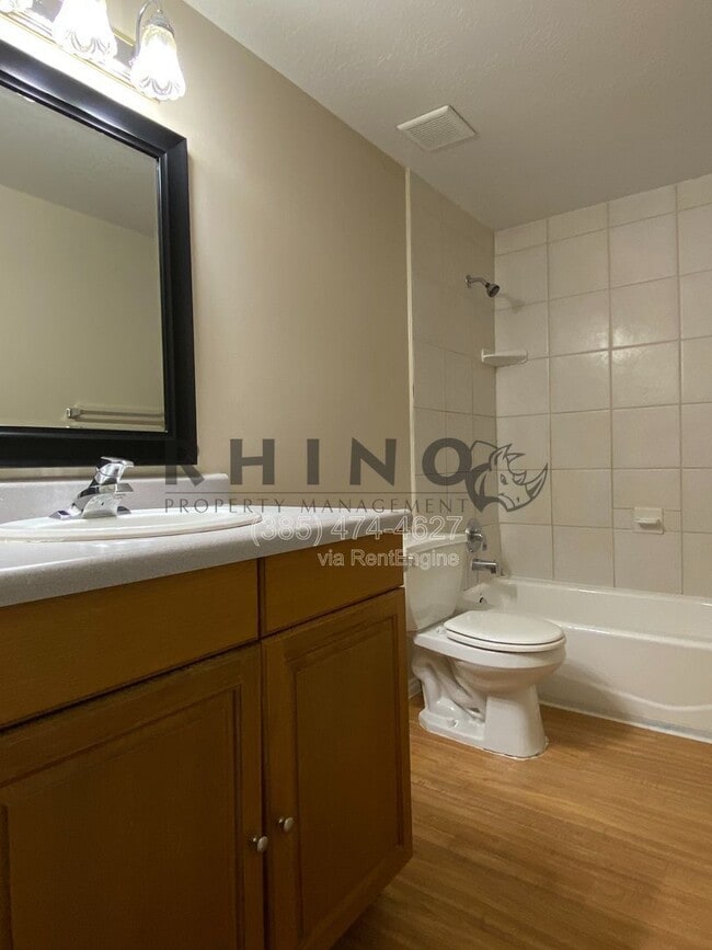 Building Photo - 265 N 750 W