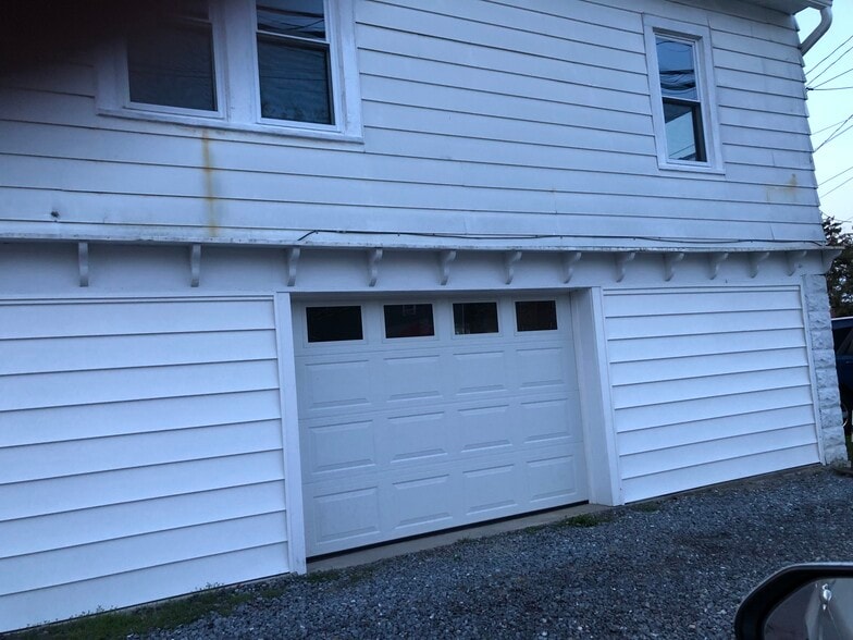 Building Photo - 728 W 3rd St