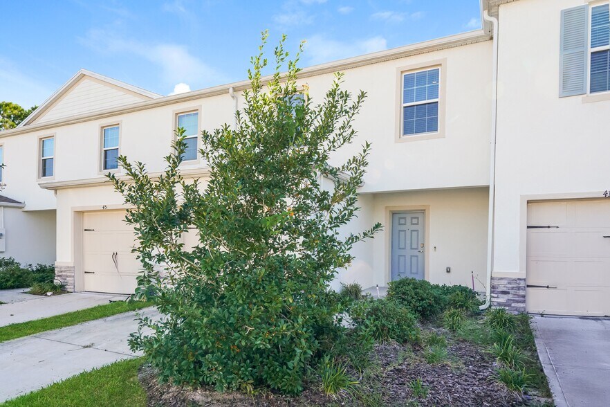 Building Photo - 43 N Center St