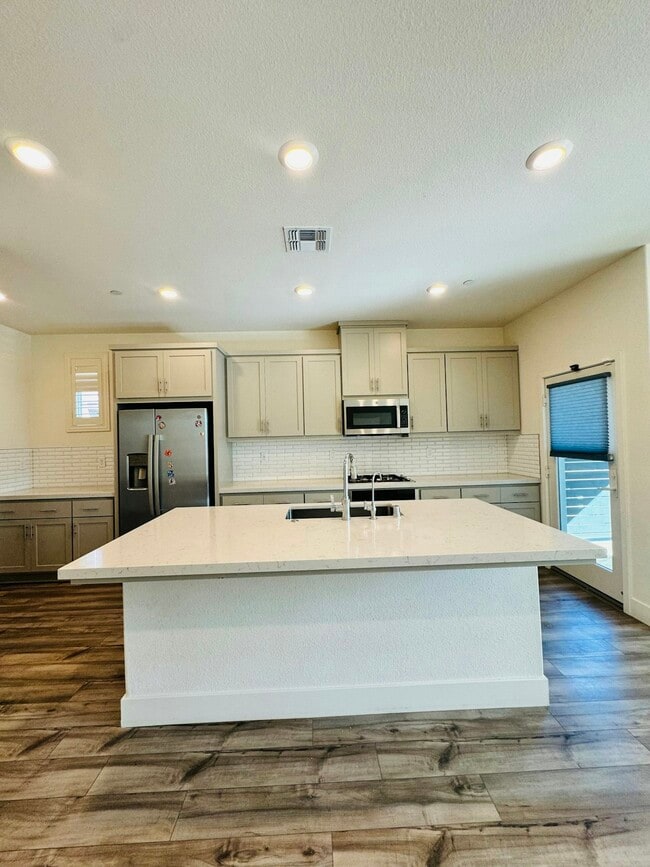 Building Photo - 5720 Greige Cir