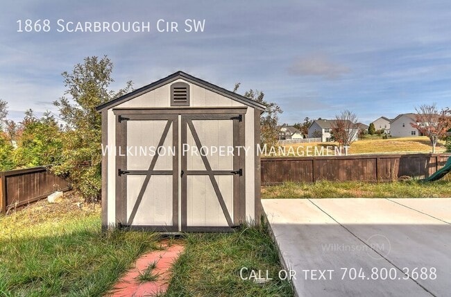 Building Photo - 1868 Scarbrough Cir SW