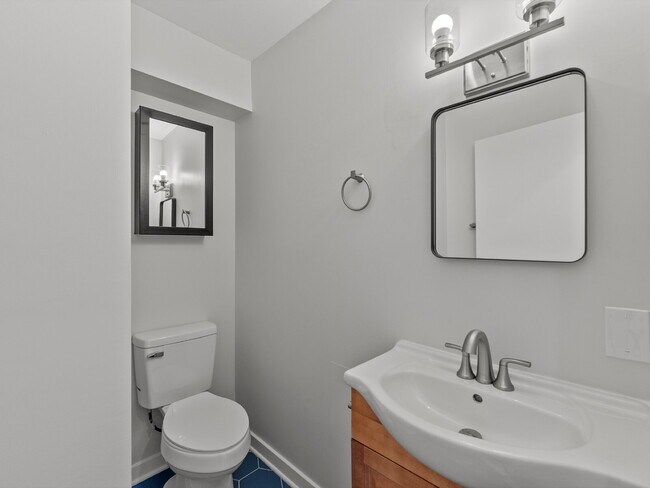 Building Photo - "Spacious 5-Bed Haven on Cedarest Rd – Where Comfort Meets Convenience in Fairfax!"