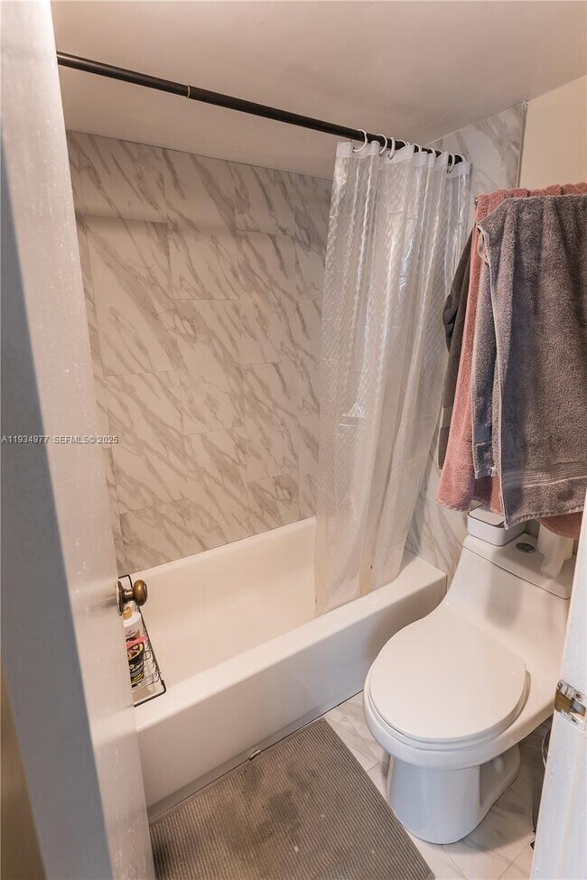 Building Photo - 8810 SW 132nd Pl