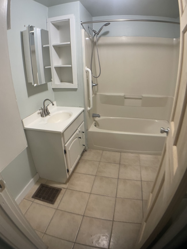 Building Photo - 4744 O Dr S
