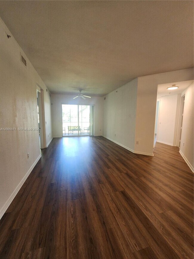 Building Photo - 3600 Oaks Clubhouse Dr