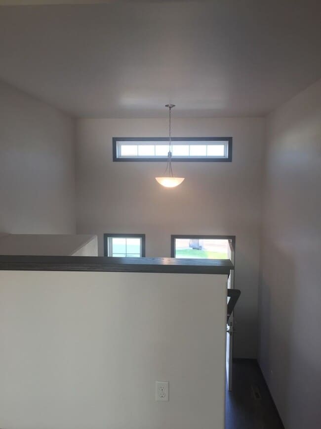 Building Photo - 3 Bed 2.5 Bath Twin Home