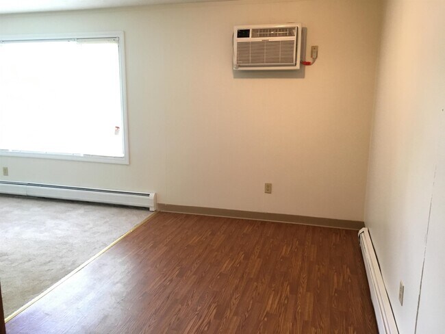 Building Photo - 3981 Brown Ave