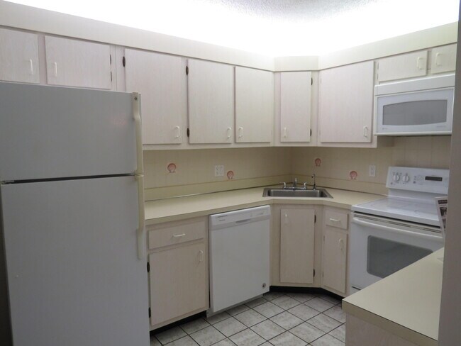 Building Photo - 118 Lake Pine Cir