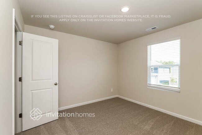 Building Photo - 2221 Cherry Crk Rd