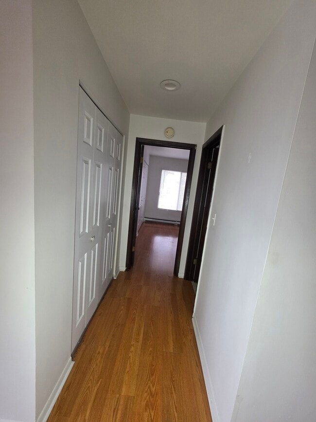 Building Photo - 336 Lathrop Ave