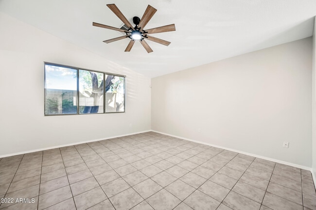 Building Photo - 4036 E Melinda Ln