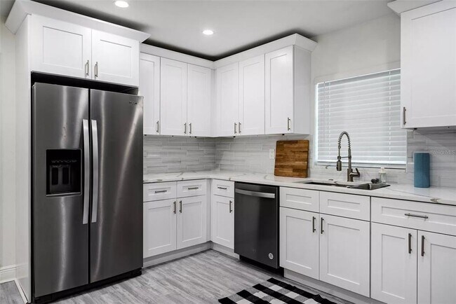 Building Photo - 2909 Hargill Dr
