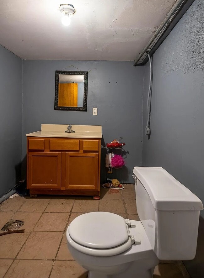 Building Photo - 411 Voorhis St