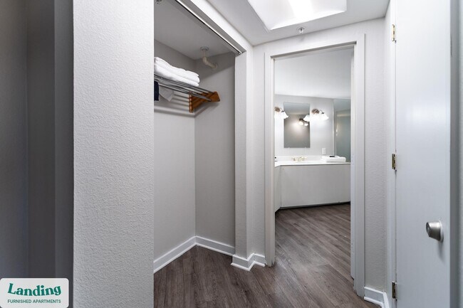 Building Photo - 1362 Passenger St