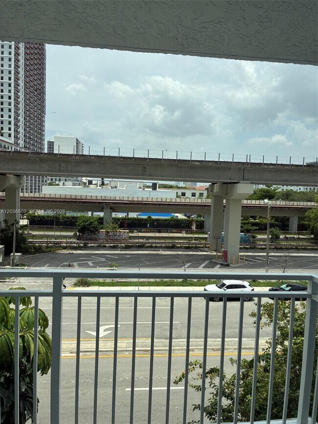 Building Photo - 850 N Miami Ave