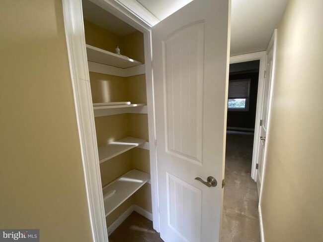 Building Photo - 99 Chatham Ct