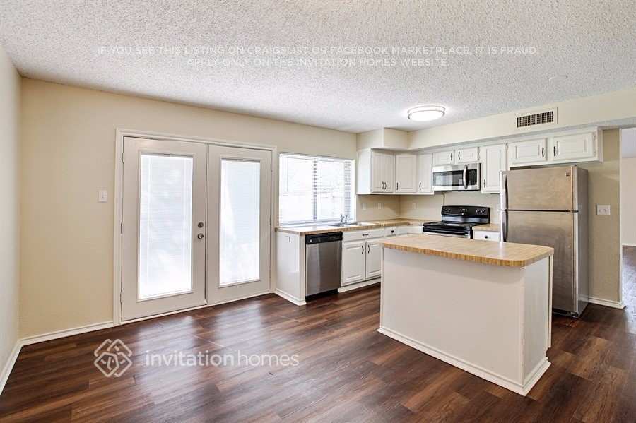 Building Photo - 1716 Delaford Pl