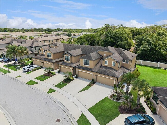 Building Photo - 2438 Seven Oaks Dr