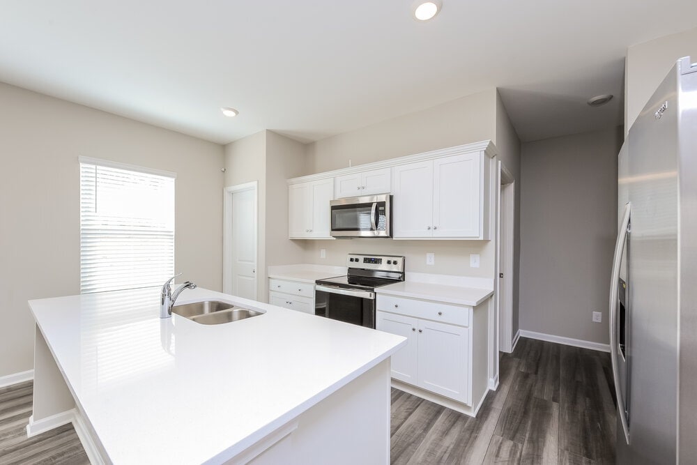 Building Photo - 198 Pond Ct