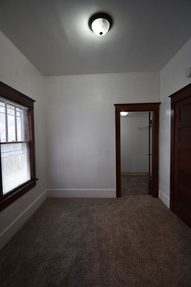 Building Photo - Cozy 2-Bedroom Home Near West Albany High School!