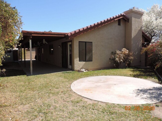 Building Photo - Charming Heritage Home for Lease!