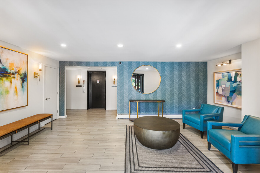 Primary Photo - Parkwynn Apartments