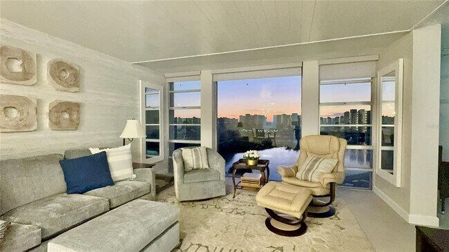 Building Photo - 7400 Sun Island Dr S