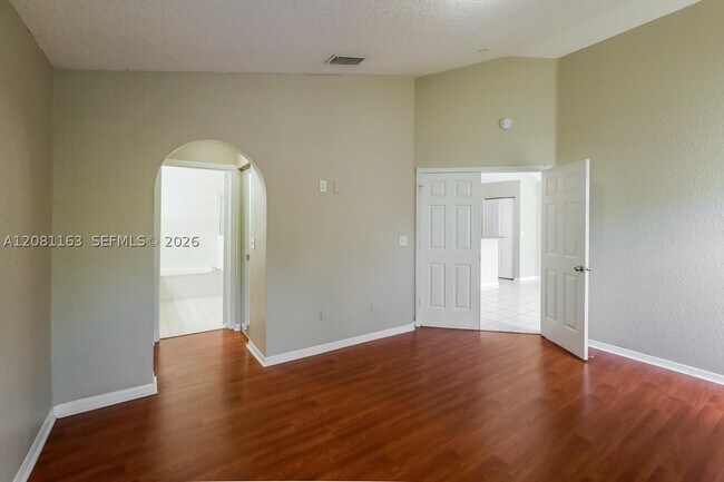 Building Photo - 1614 SW 158th Terrace