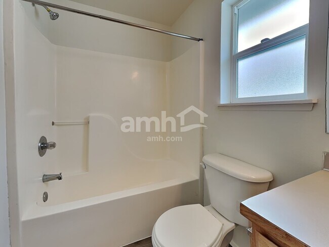 Building Photo - 18631 29th Ave E