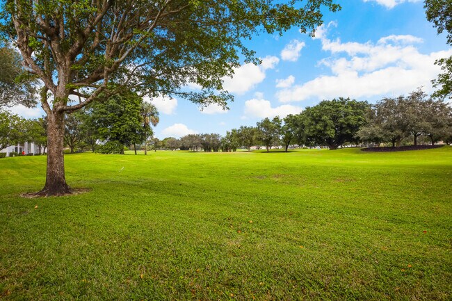 Building Photo - 11570 Briarwood Cir