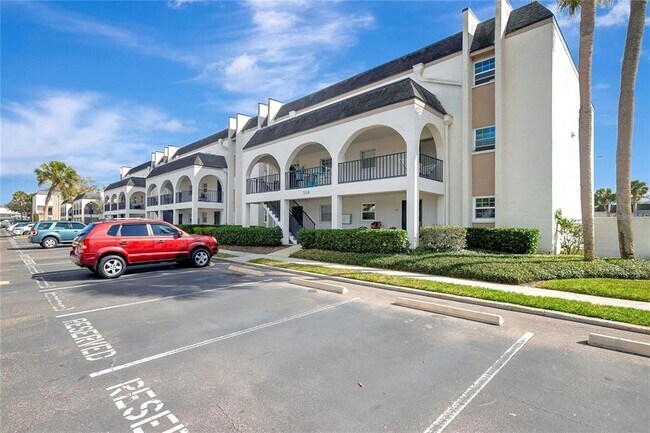 Building Photo - 709 Russell Ln