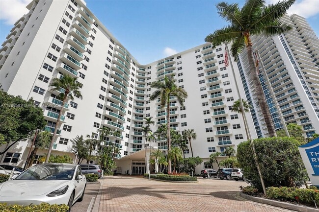 Building Photo - 3001 S Ocean Dr