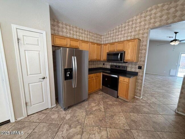 Building Photo - 3518 W Charlotte Dr