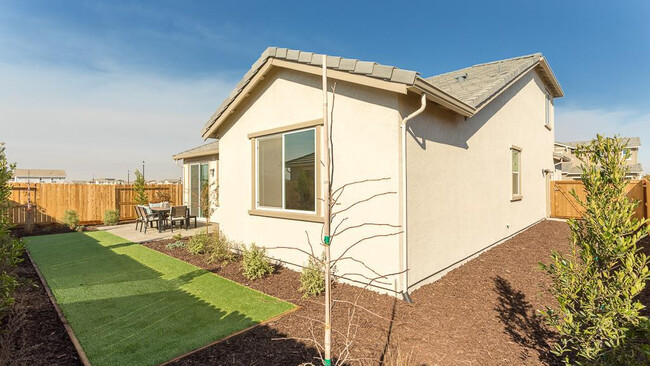 Building Photo - Gorgeous NEW Home in Roseville!