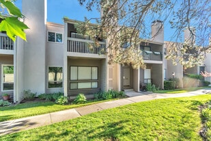 Building Photo - 1586 E Ventnor Ave