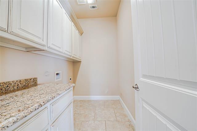 Building Photo - 6844 Westbury Dr