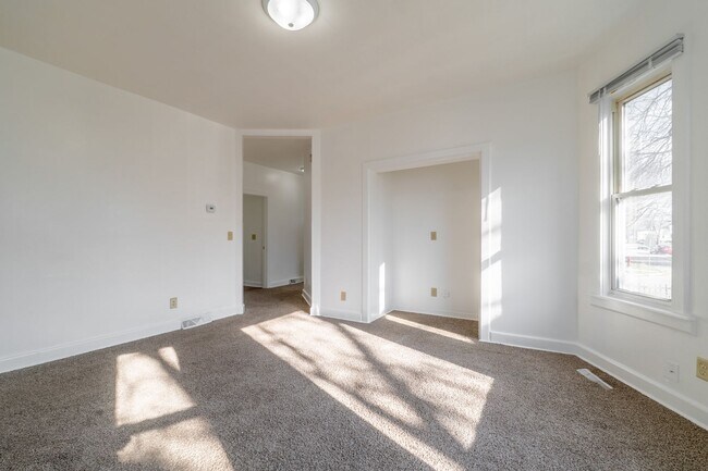 Building Photo - 5432 23rd Ave
