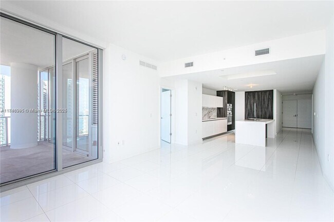 Building Photo - 851 NE 1st Ave