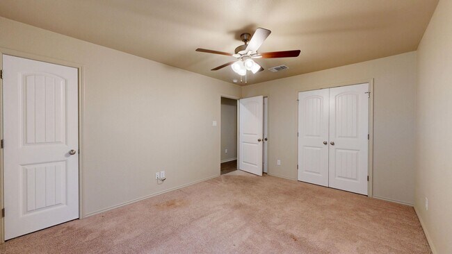 Building Photo - 2 WEEKS FREE RENT IN A GORGEOUS DUPLEX IN COPPERAS COVE!