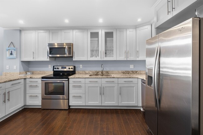 Building Photo - 909 S Ponce De Leon Blvd